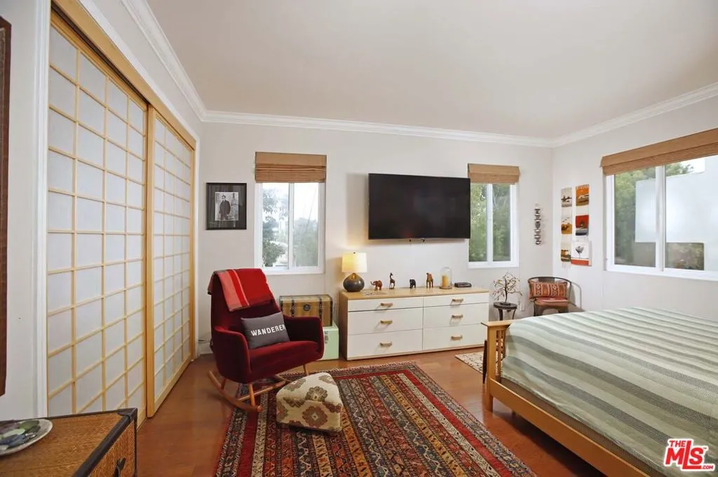 100 S Wetherly Drive 4, Los Angeles, California 90048 home-pic-12